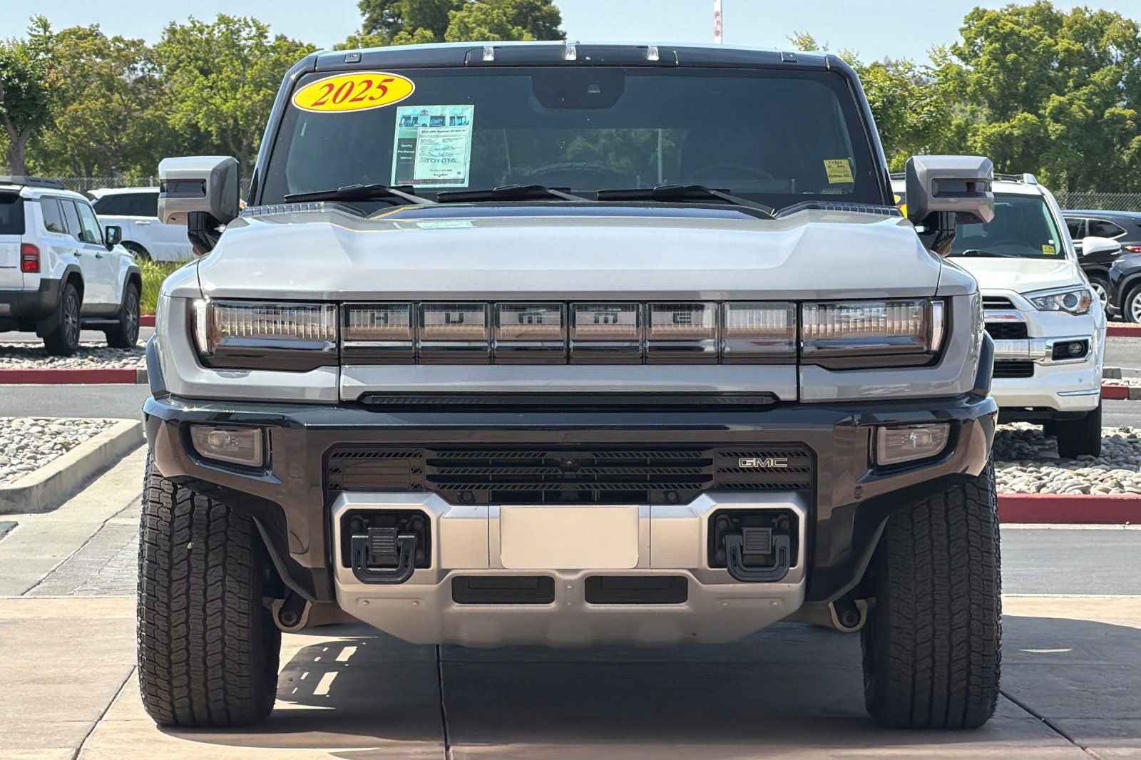 2025 GMC Hummer EV SUV 2X