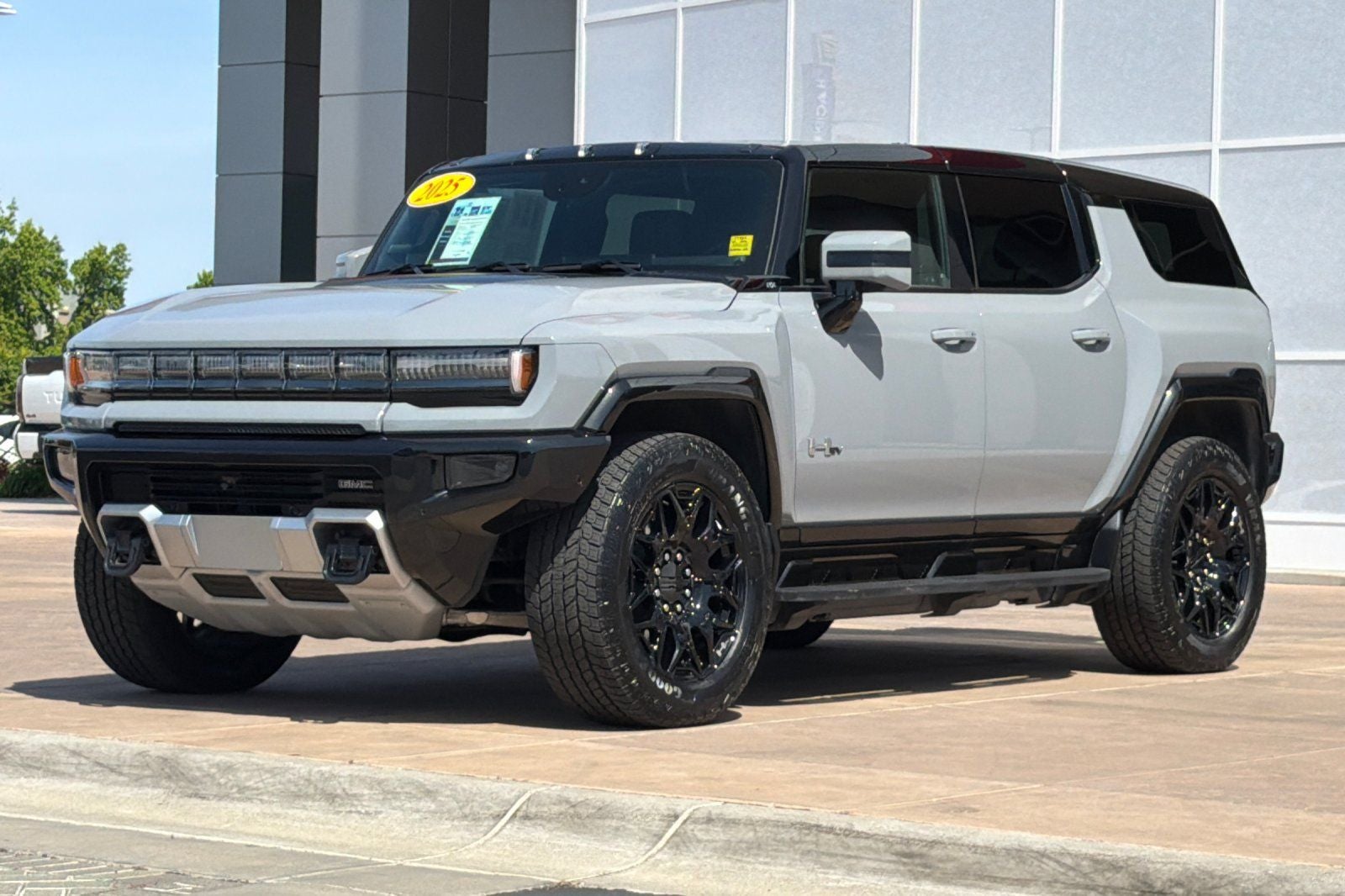 2025 GMC Hummer EV SUV 2X