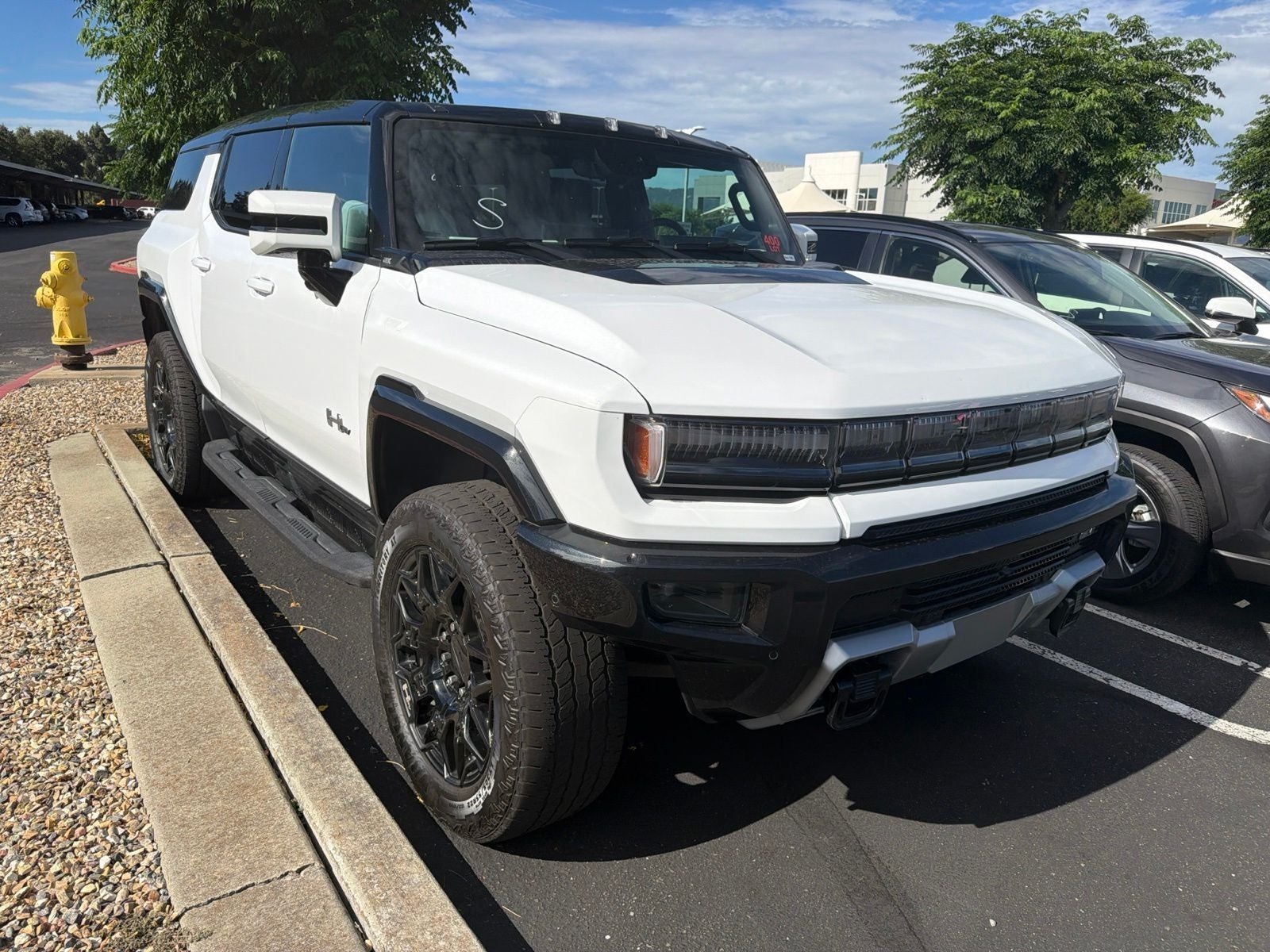2025 GMC Hummer EV SUV 2X