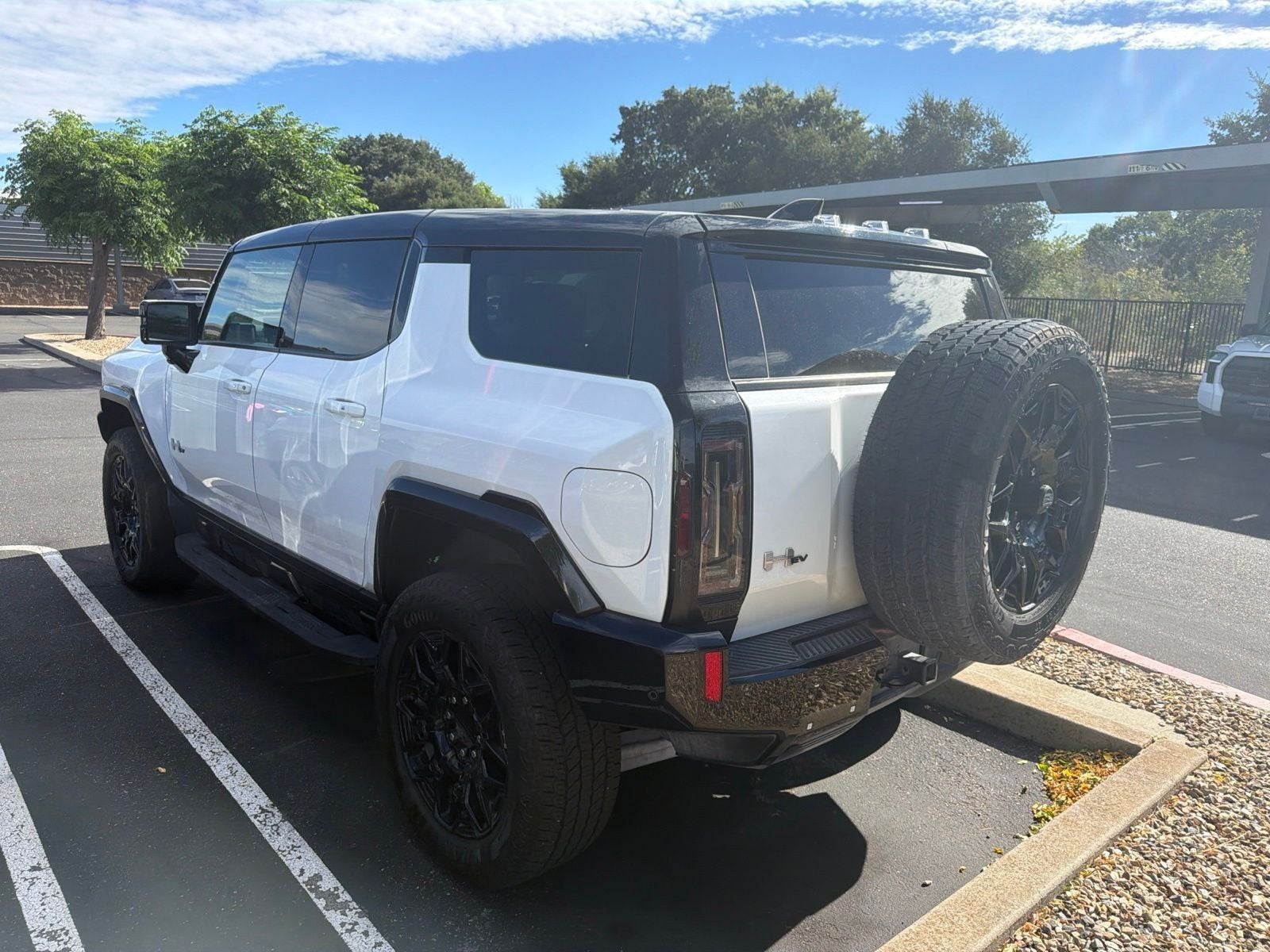 2025 GMC Hummer EV SUV 2X