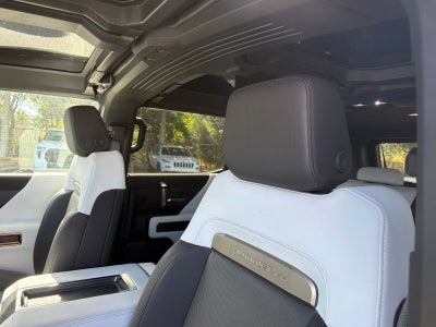 2025 GMC Hummer EV SUV 2X