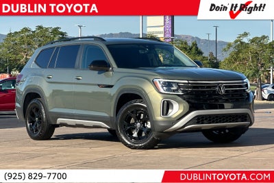 2024 Volkswagen Atlas 2.0T Peak Edition SEL