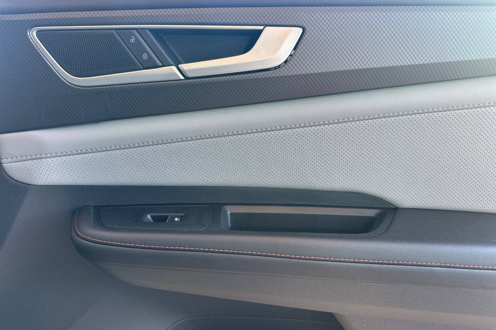 2024 Volkswagen Atlas 2.0T Peak Edition SEL