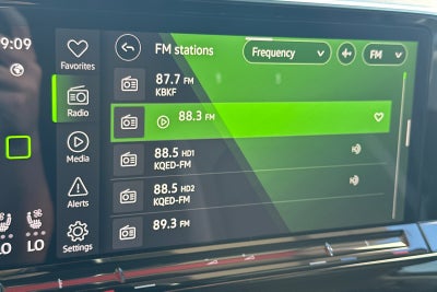 2024 Volkswagen Atlas 2.0T Peak Edition SEL