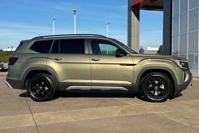 2024 Volkswagen Atlas 2.0T Peak Edition SEL