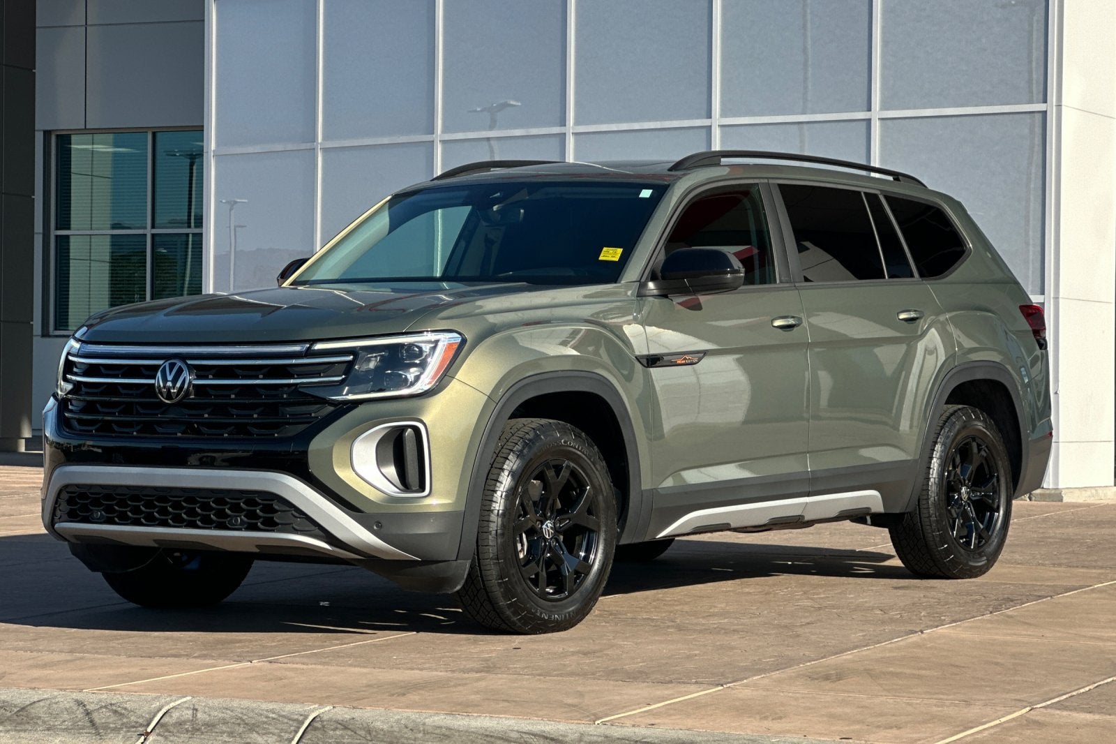 2024 Volkswagen Atlas 2.0T Peak Edition SEL