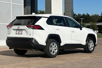 2025 Toyota RAV4 LE