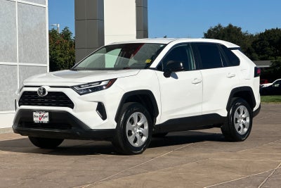 2025 Toyota RAV4 LE