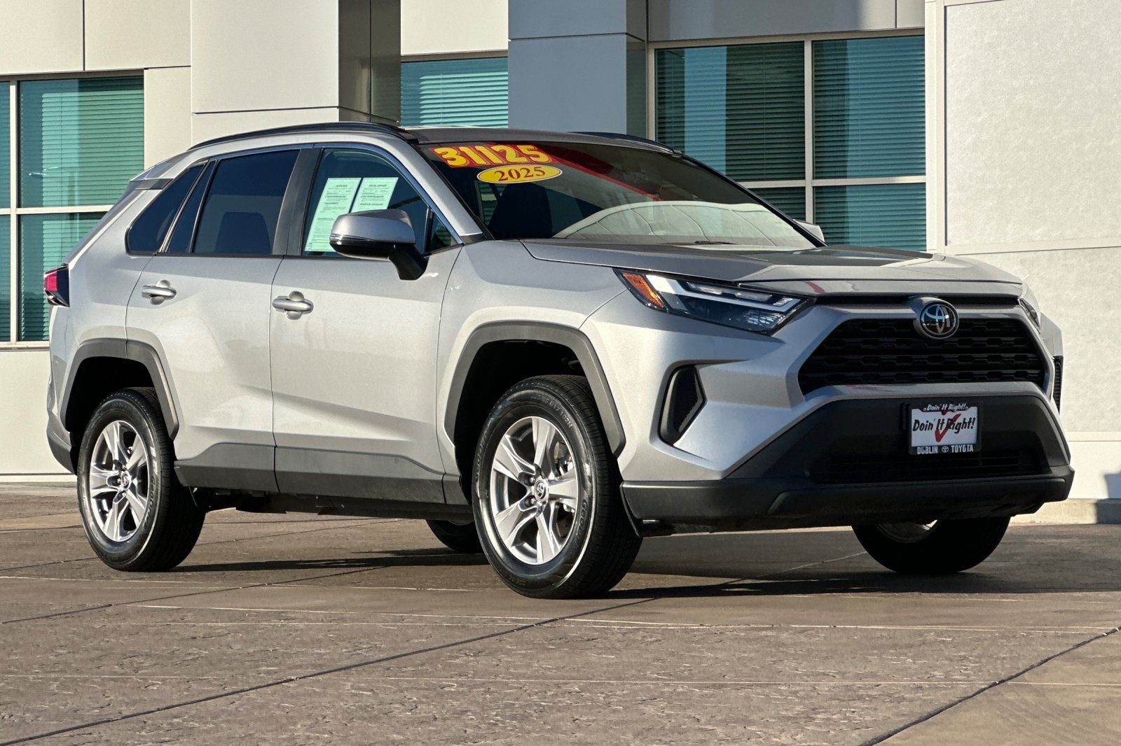 2025 Toyota RAV4 XLE