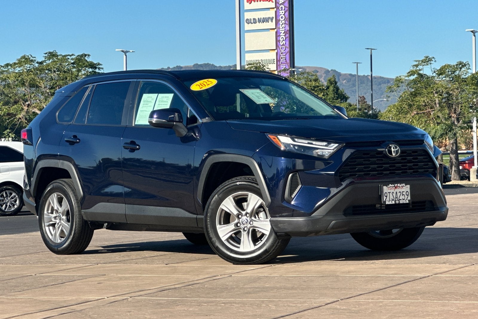 2025 Toyota RAV4 XLE
