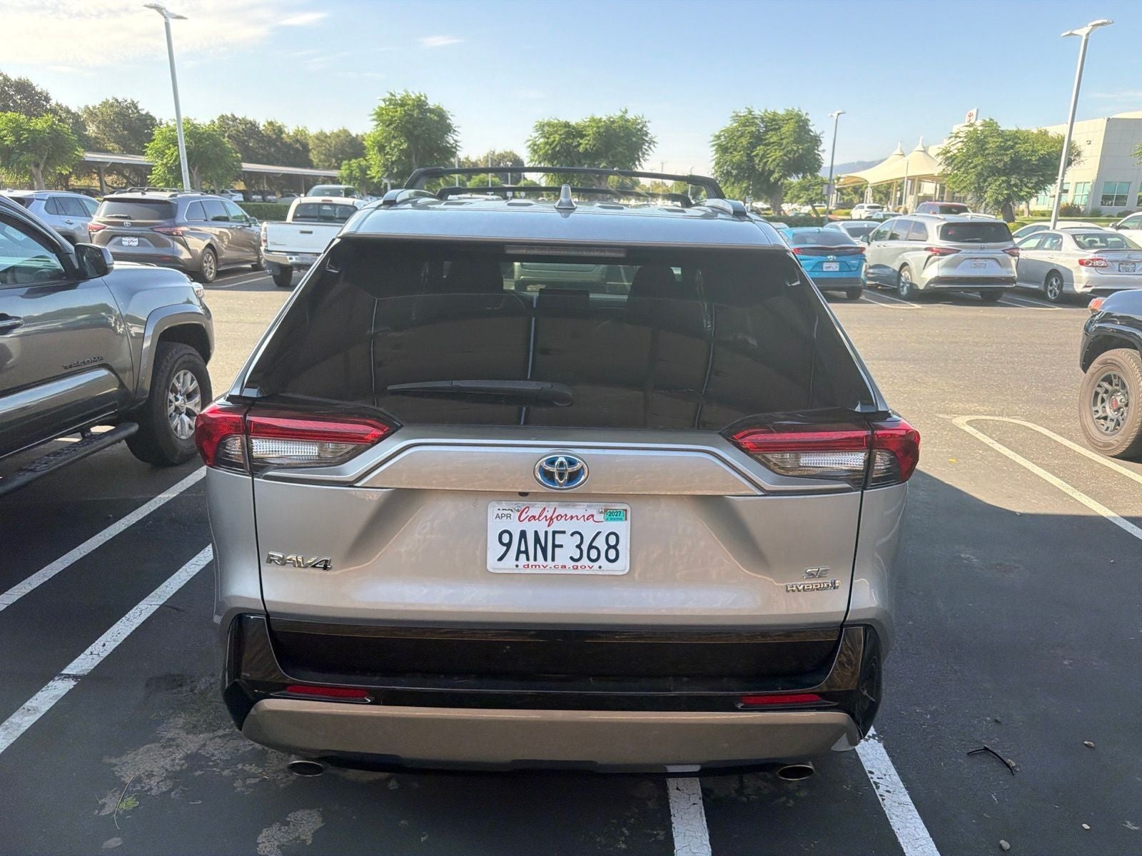 2022 Toyota RAV4 Hybrid SE