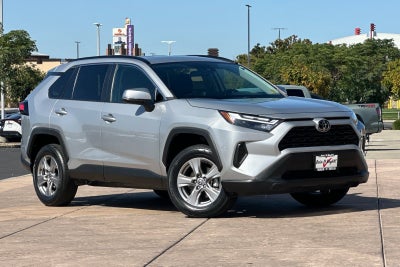 2025 Toyota RAV4 XLE