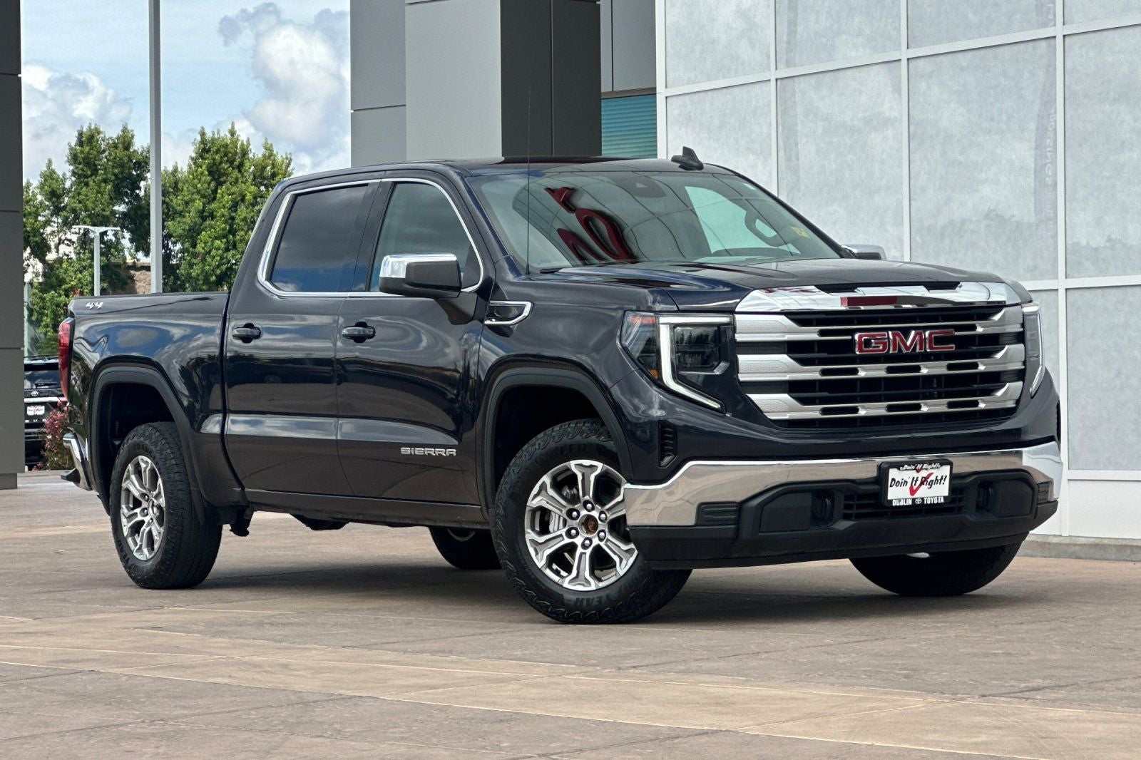2023 GMC Sierra 1500 SLE