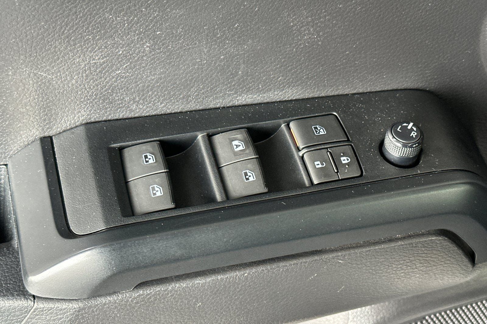 2022 Toyota Tacoma SR V6