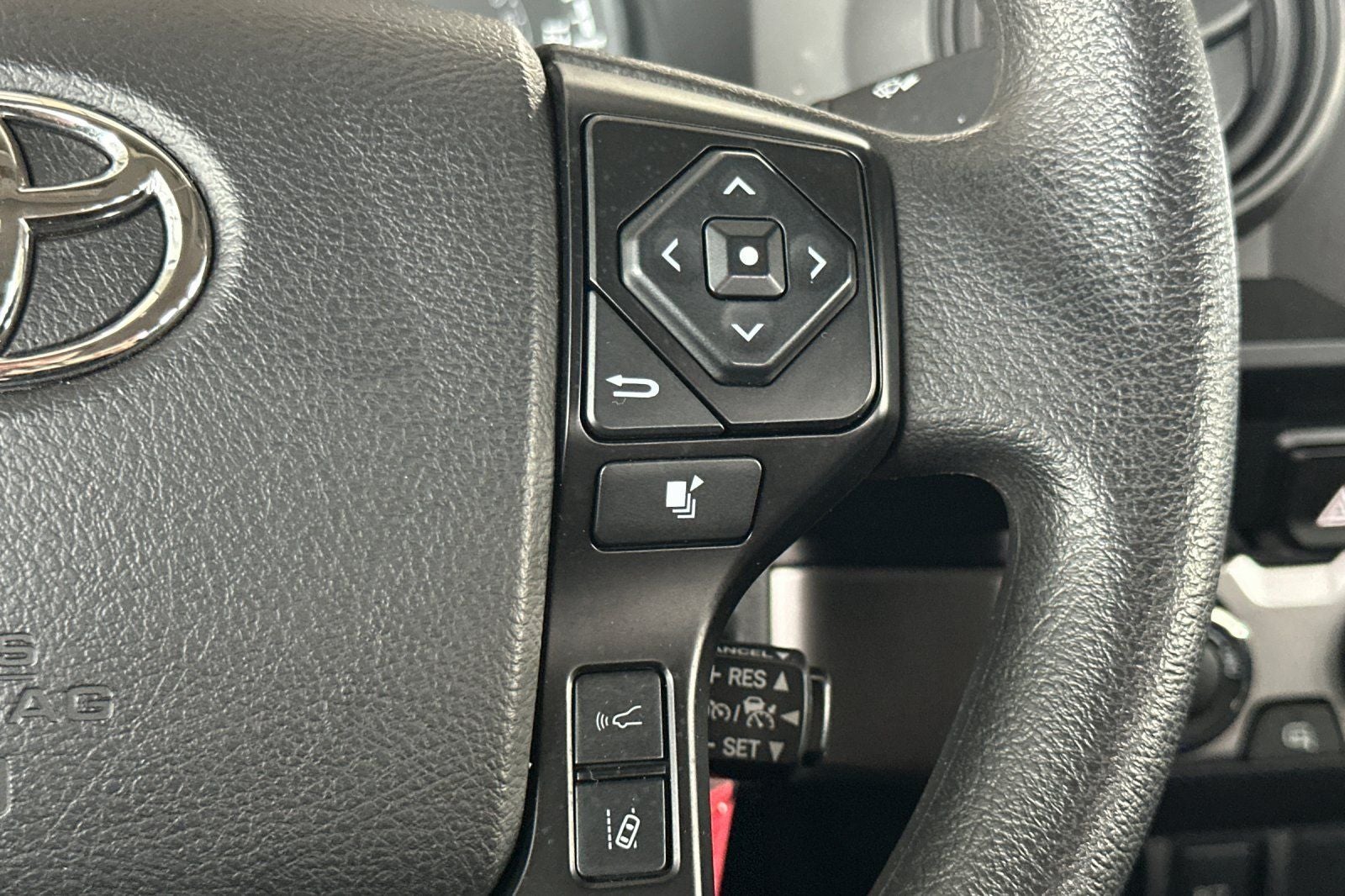 2022 Toyota Tacoma SR V6