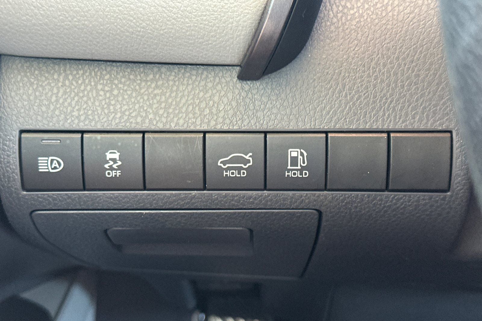 2019 Toyota Camry Hybrid LE