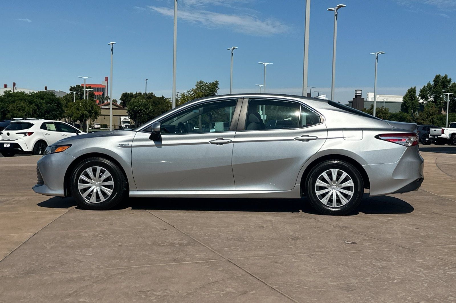 2019 Toyota Camry Hybrid LE