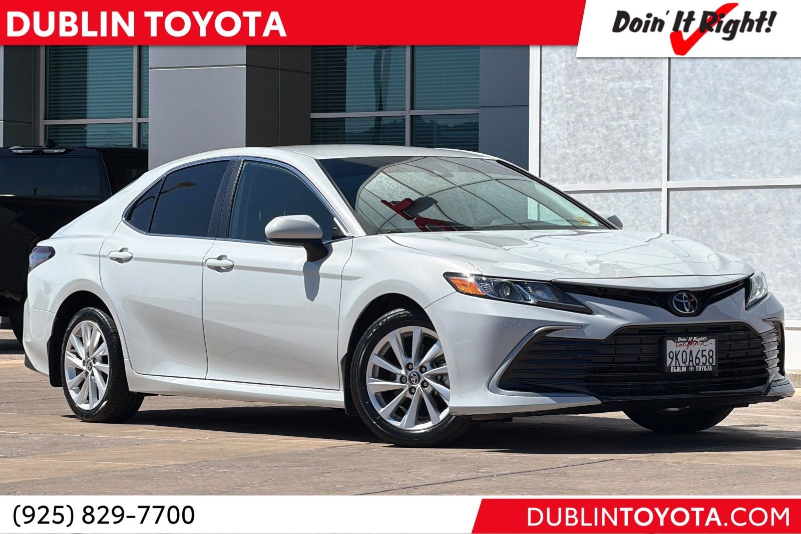 2024 Toyota Camry LE's photo