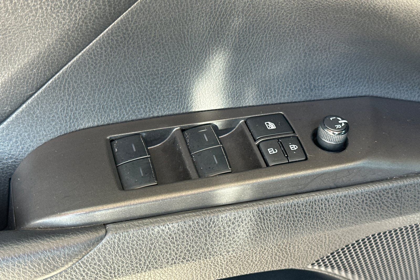 2023 Toyota Camry Hybrid LE
