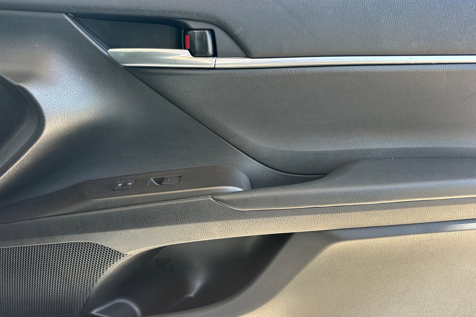 2023 Toyota Camry Hybrid LE