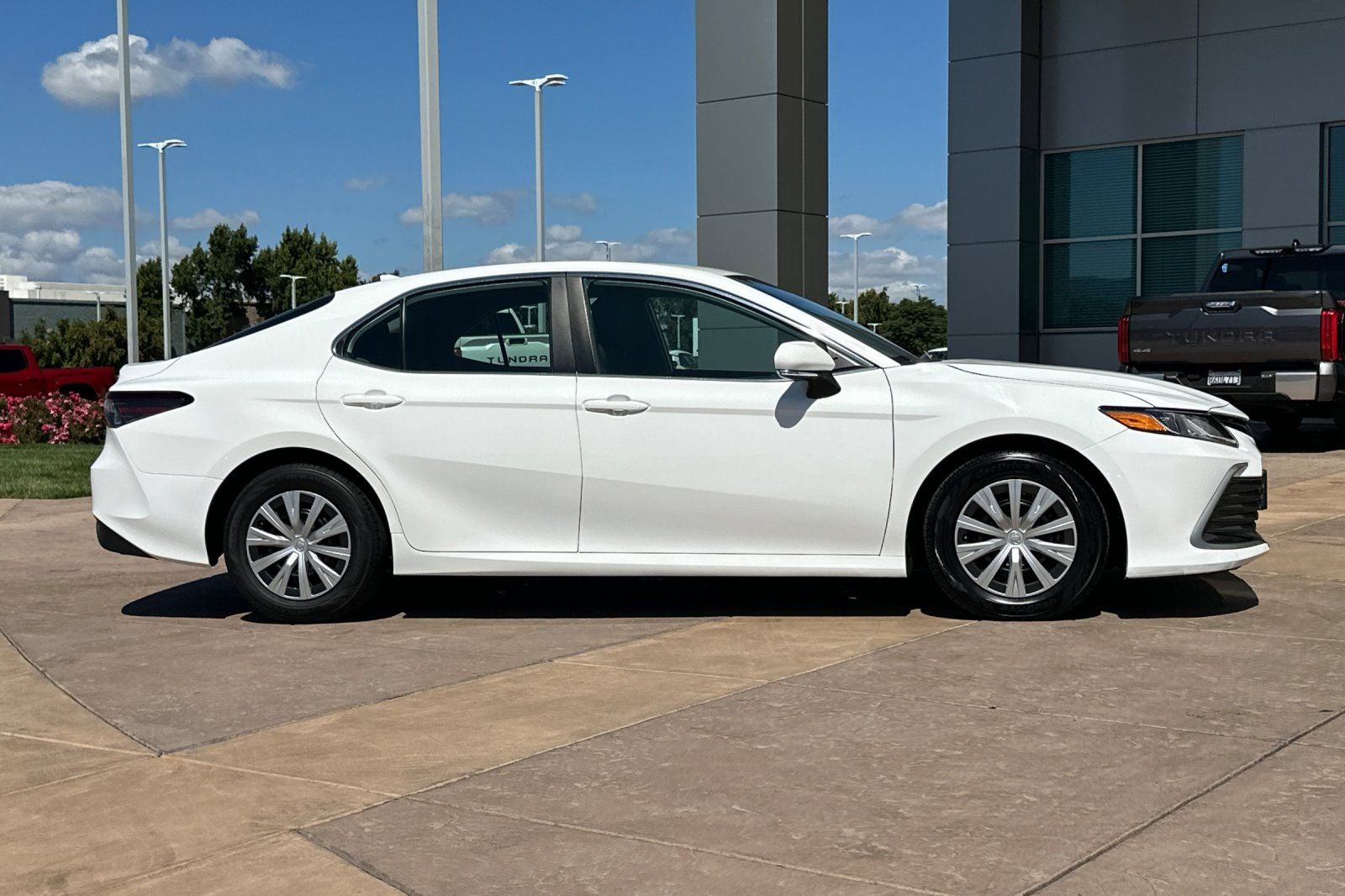 2023 Toyota Camry Hybrid LE