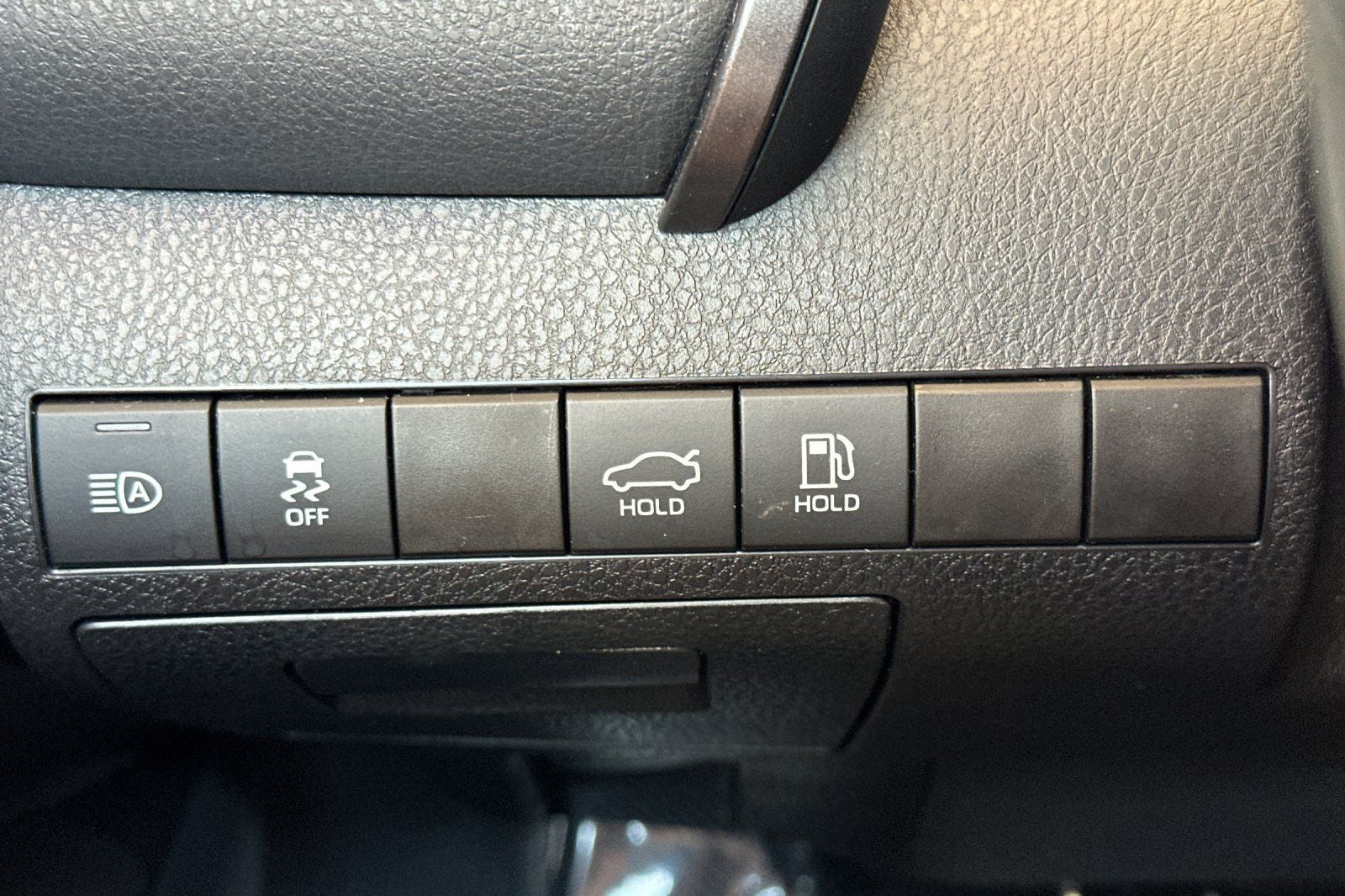 2023 Toyota Camry Hybrid LE