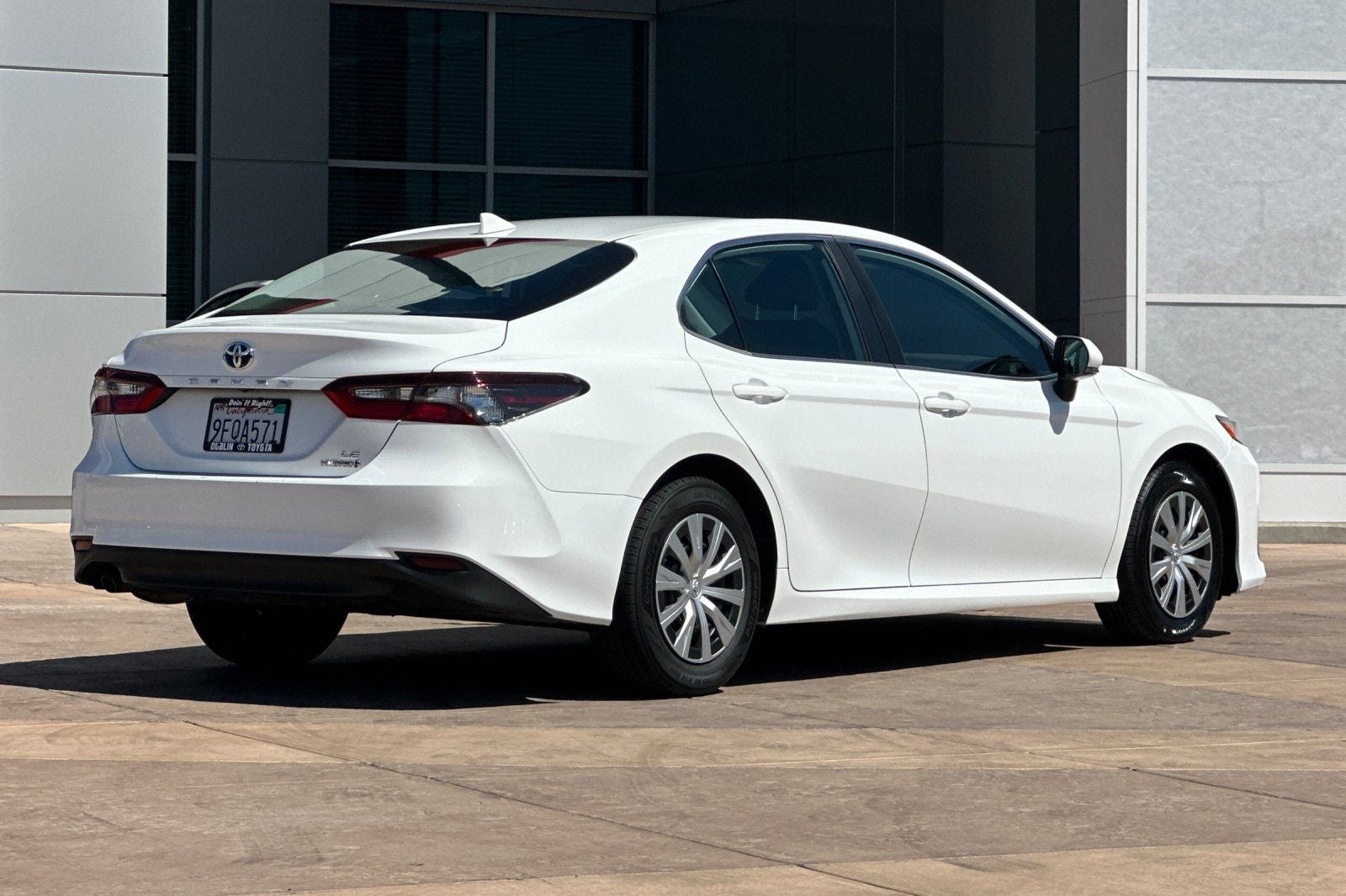 2023 Toyota Camry Hybrid LE