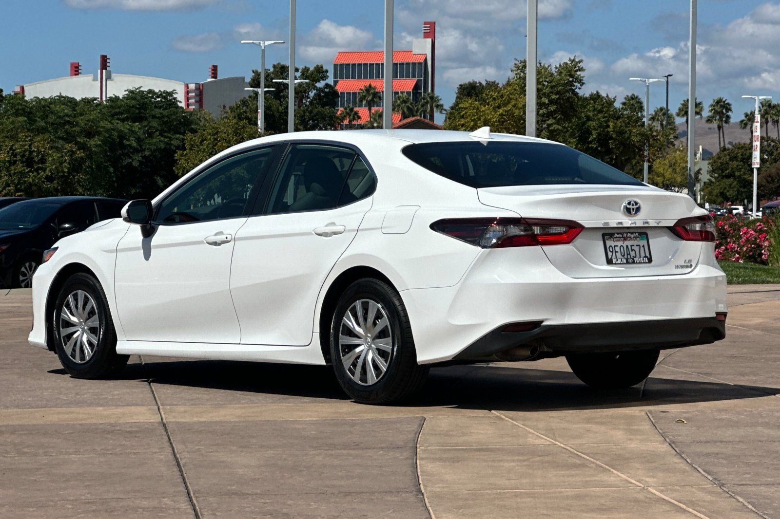 2023 Toyota Camry Hybrid LE