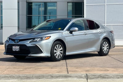 2022 Toyota Camry Hybrid LE