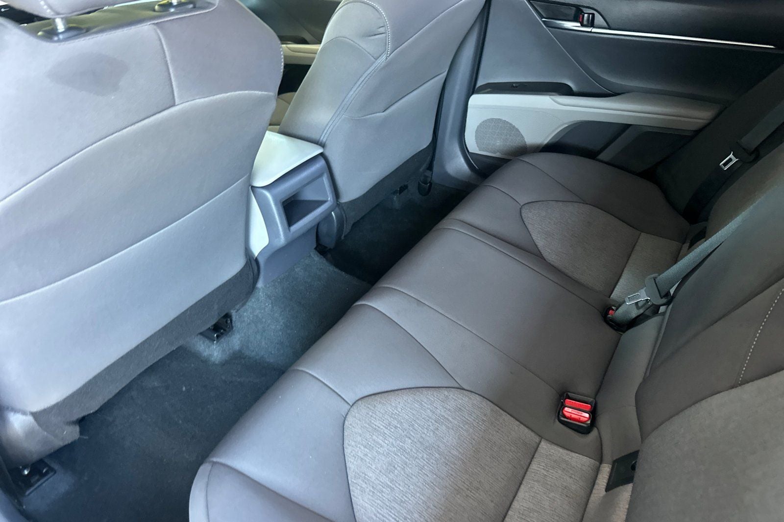 2022 Toyota Camry Hybrid LE