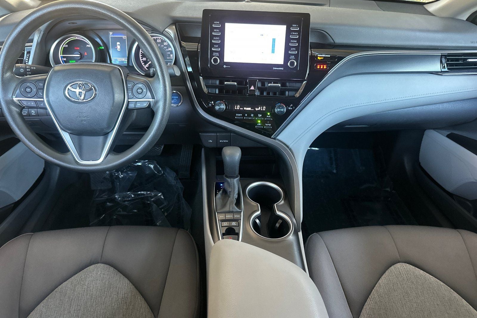 2022 Toyota Camry Hybrid LE