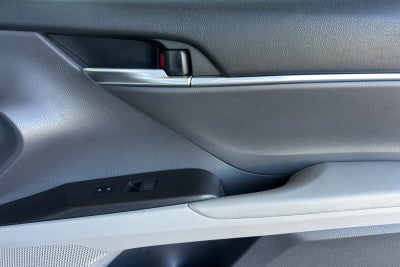 2022 Toyota Camry Hybrid LE