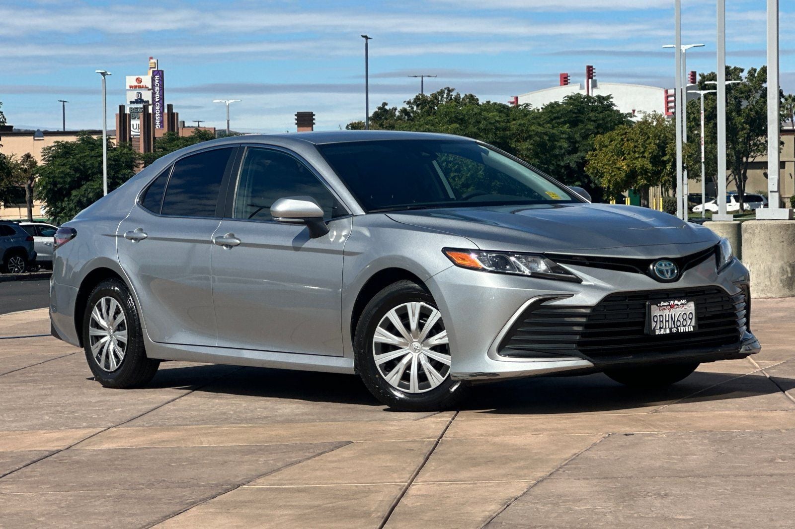 2022 Toyota Camry Hybrid LE