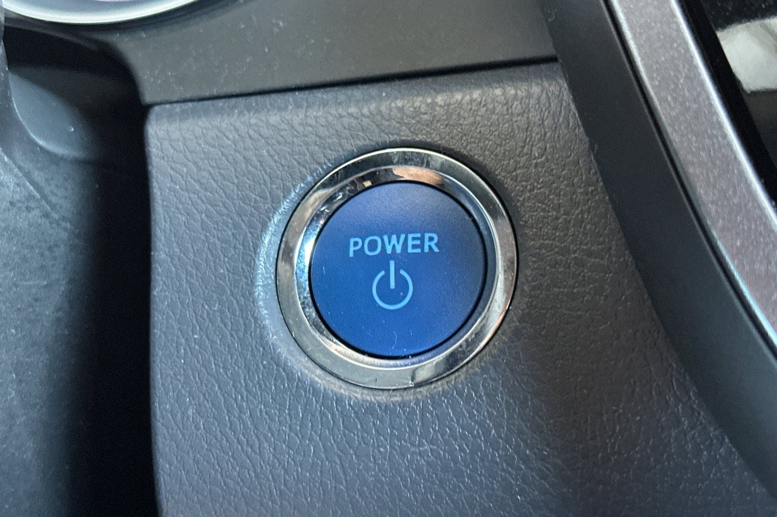2022 Toyota Camry Hybrid LE
