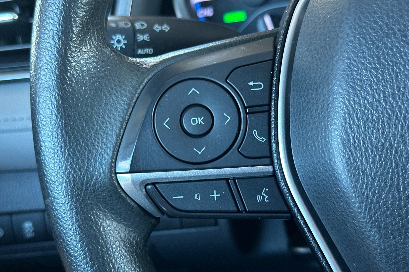 2022 Toyota Camry Hybrid LE