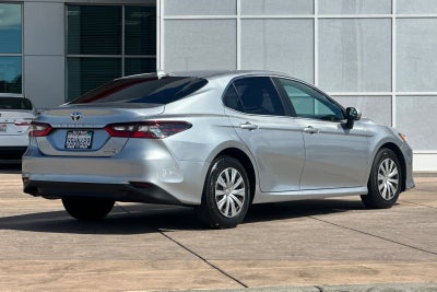 2022 Toyota Camry Hybrid LE