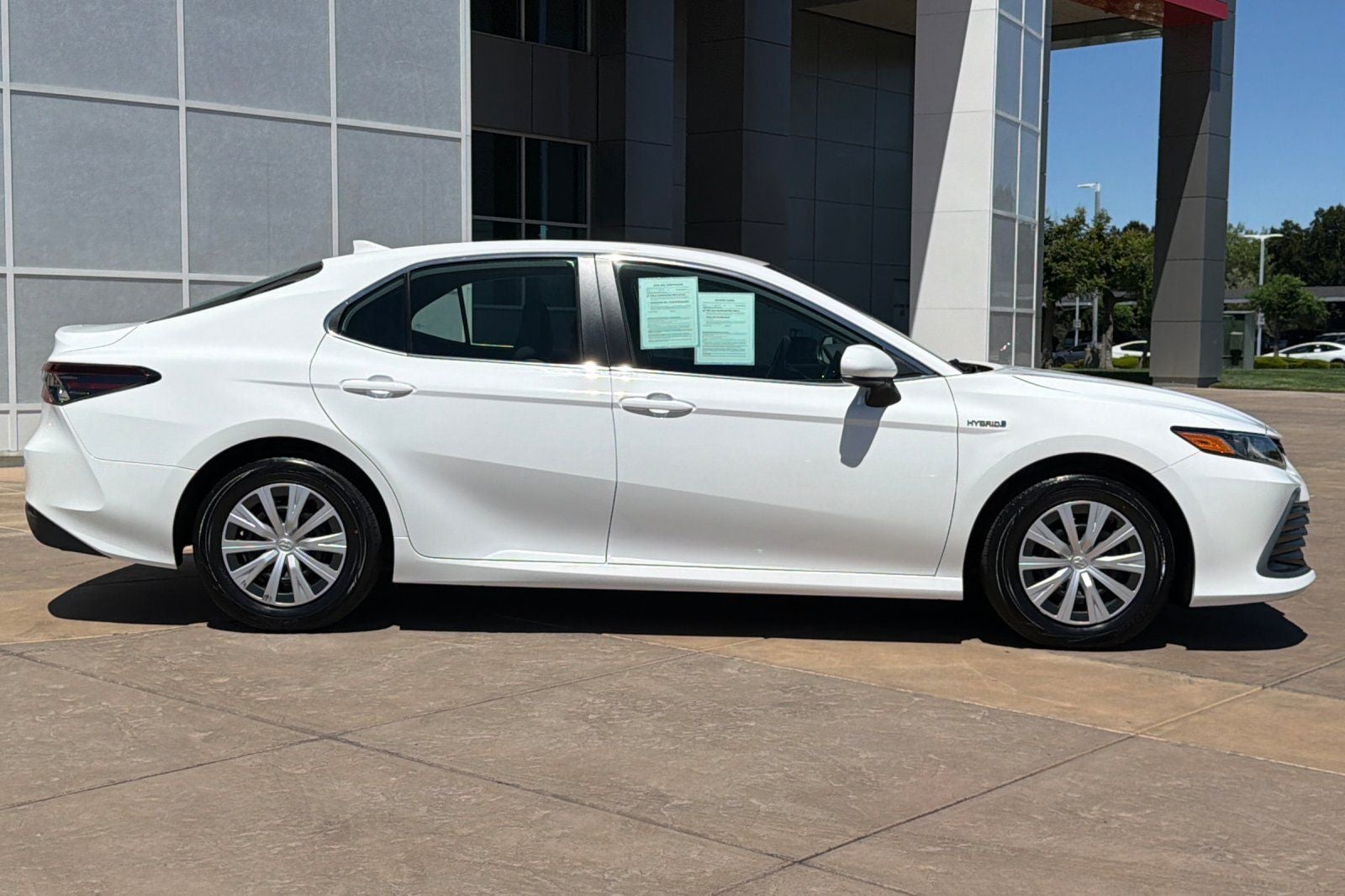2021 Toyota Camry Hybrid LE