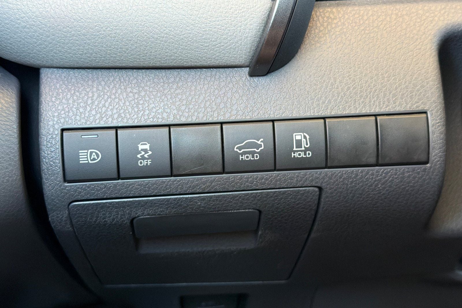 2021 Toyota Camry Hybrid LE