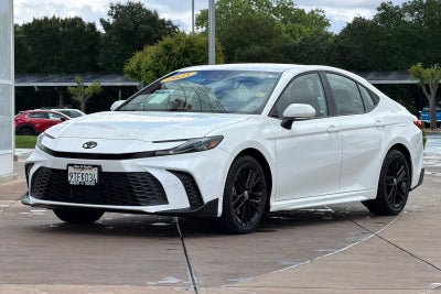 2025 Toyota Camry SE