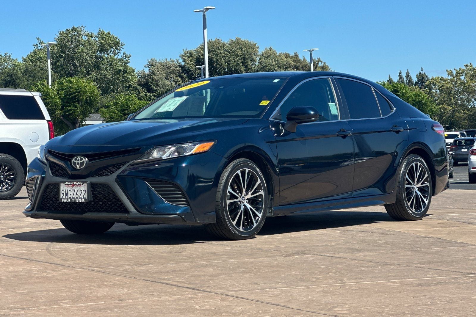 2020 Toyota Camry SE