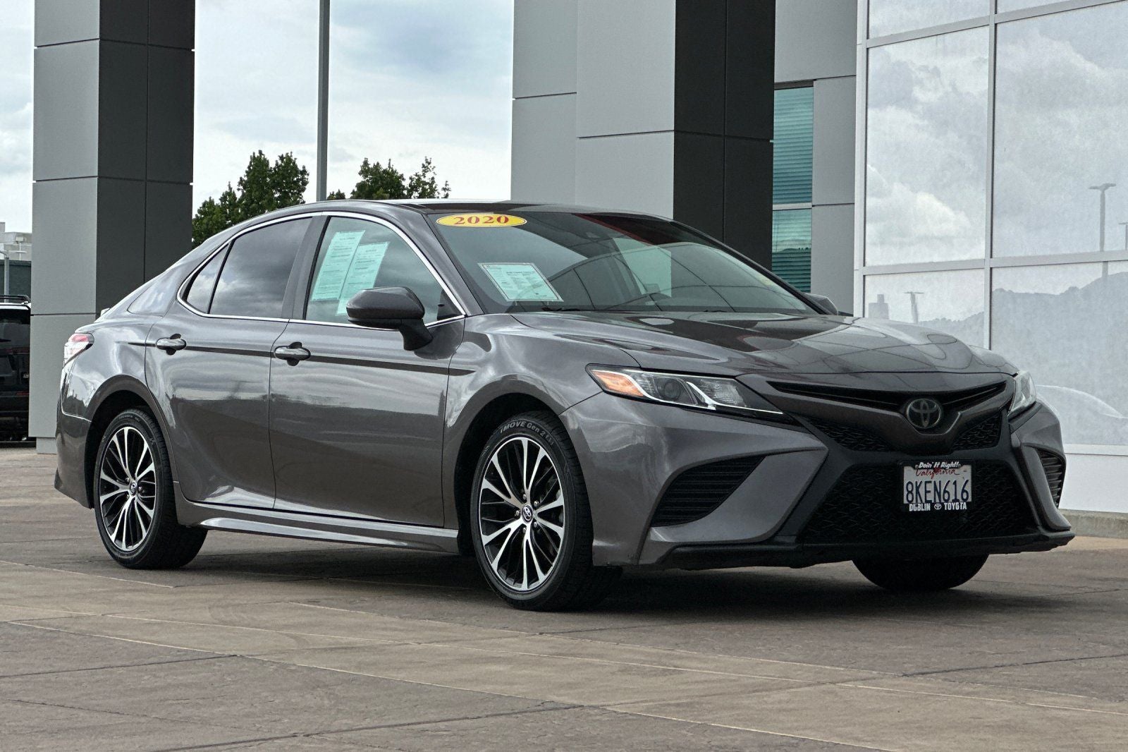 2020 Toyota Camry SE
