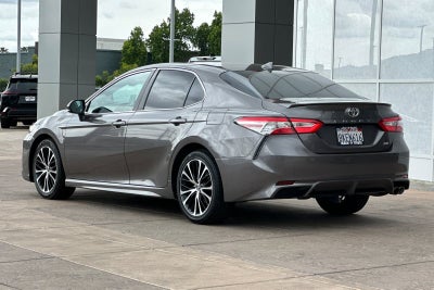 2020 Toyota Camry SE