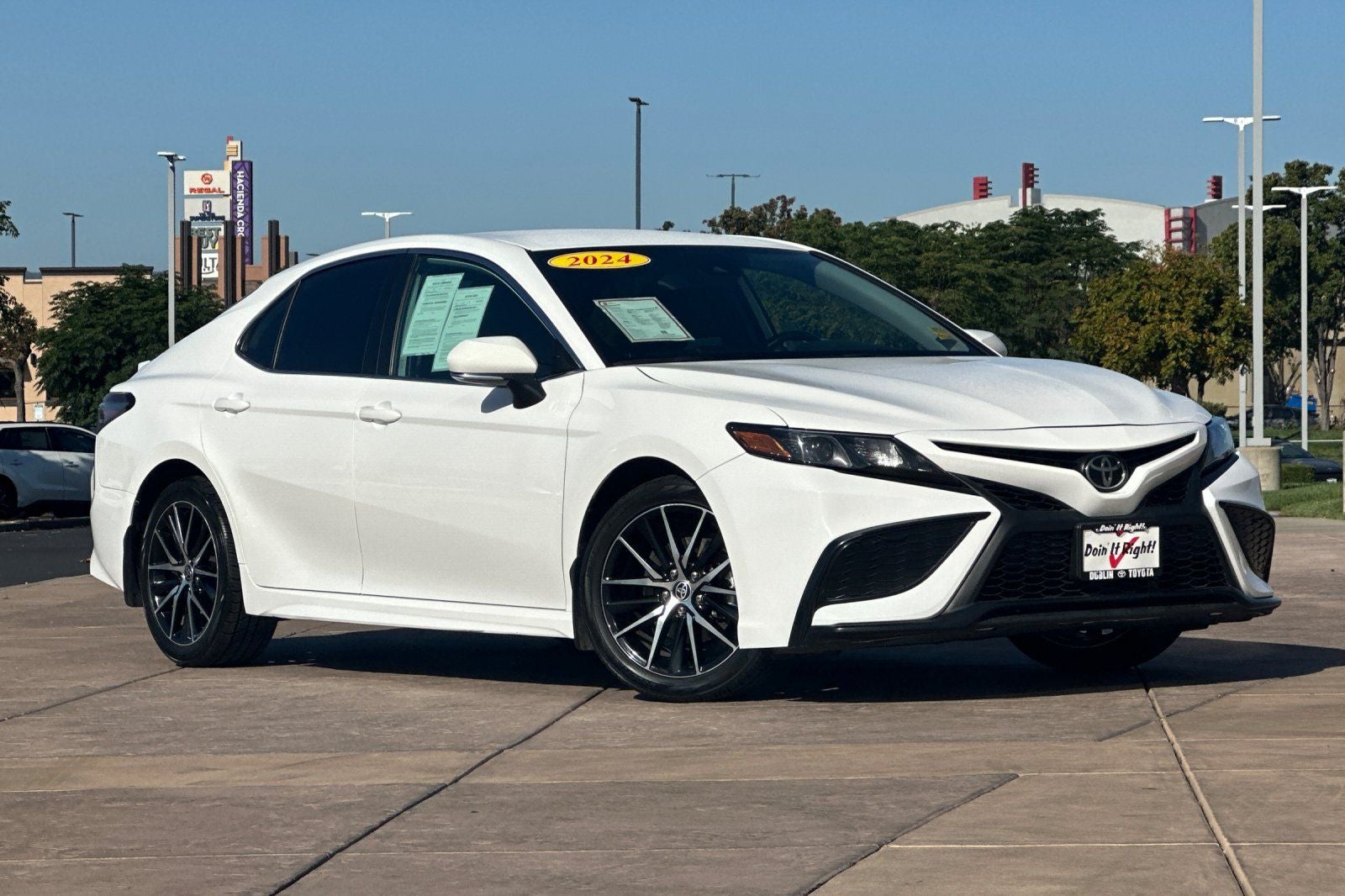2024 Toyota Camry SE