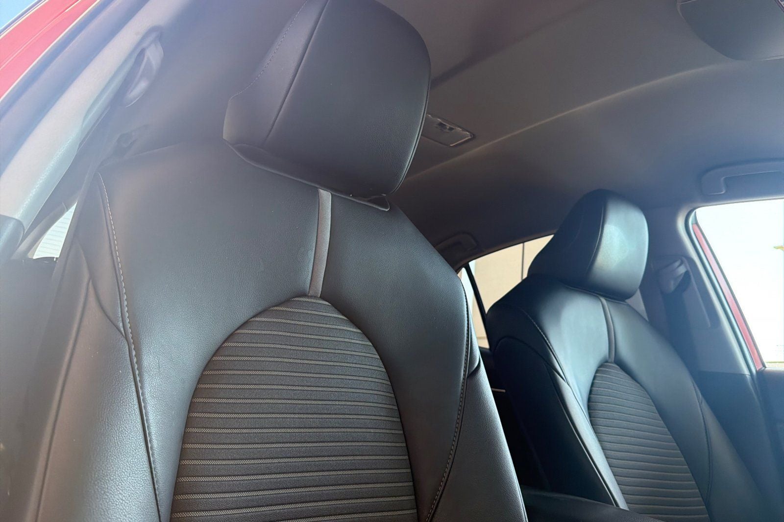 2020 Toyota Camry Hybrid SE