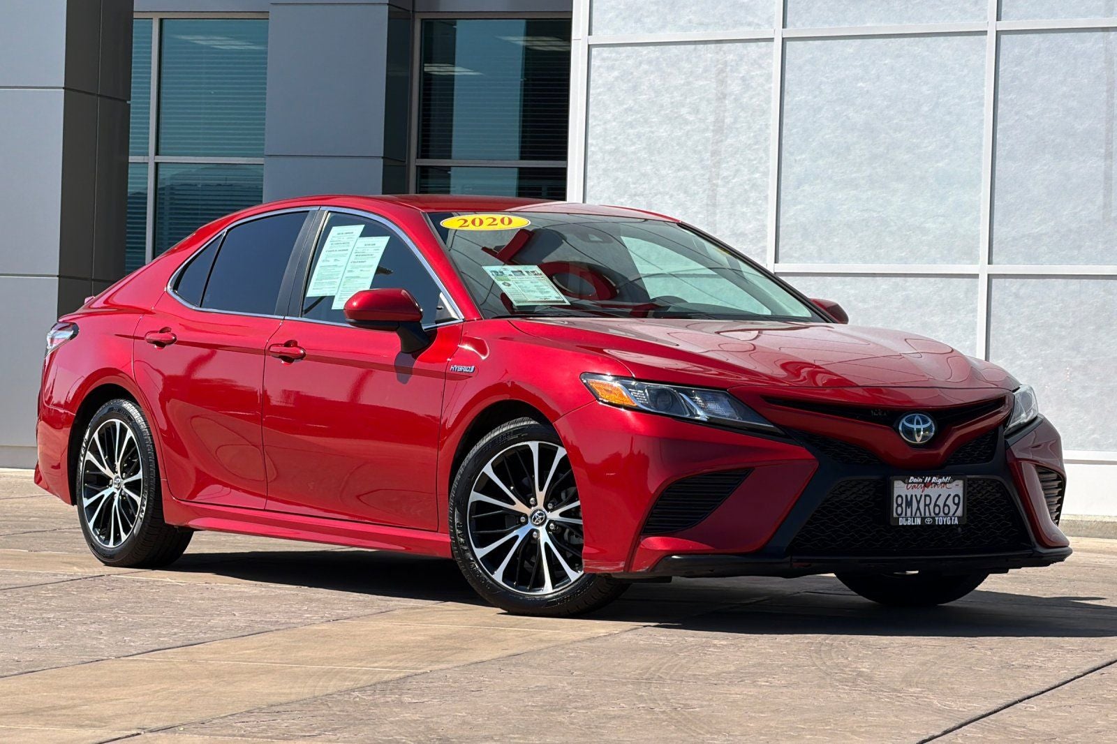 2020 Toyota Camry Hybrid SE