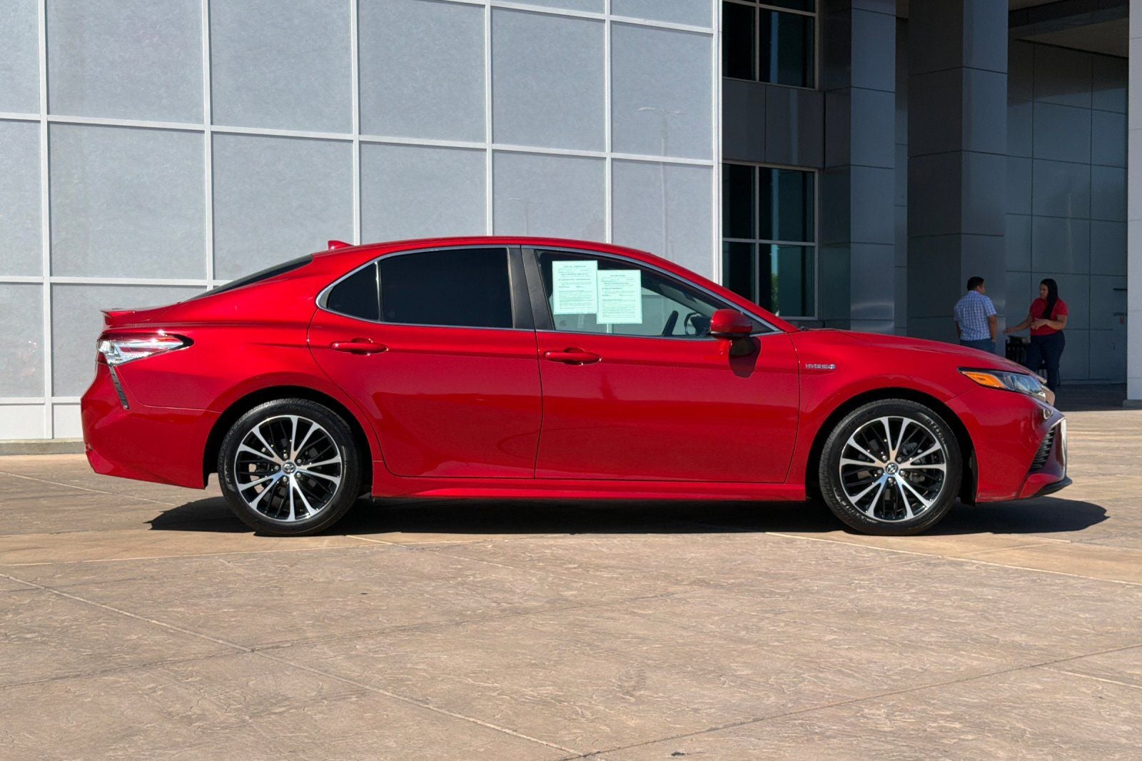 2020 Toyota Camry Hybrid SE