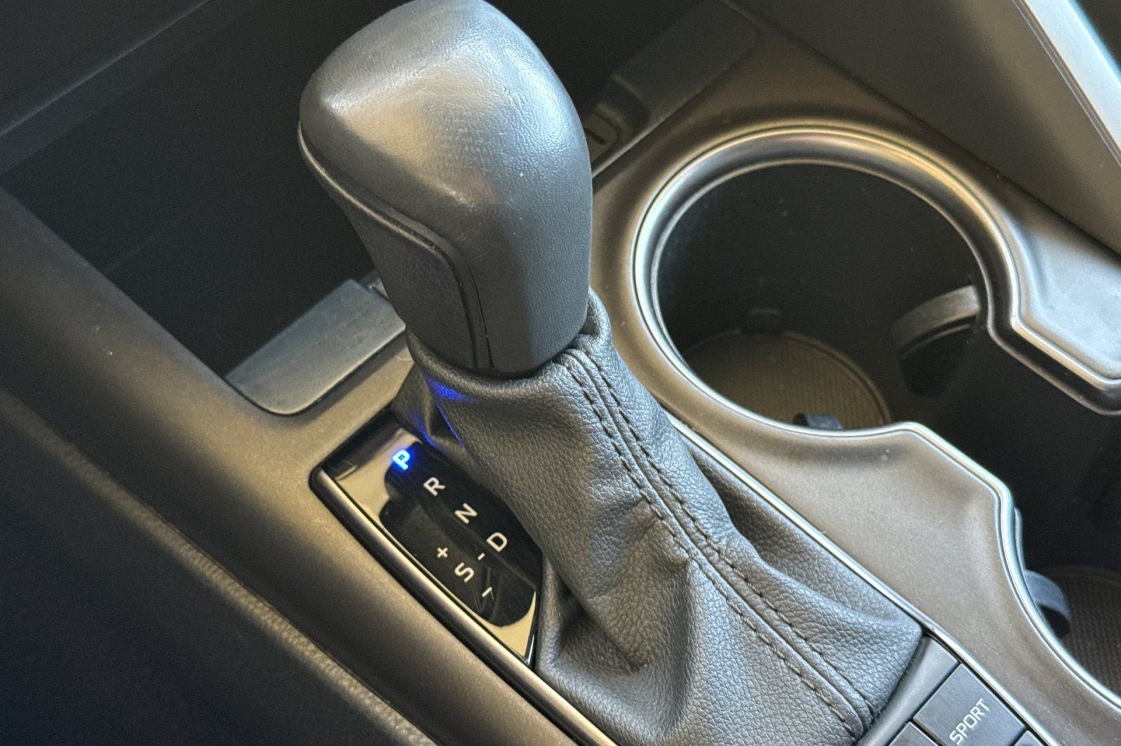 2023 Toyota Camry Hybrid SE