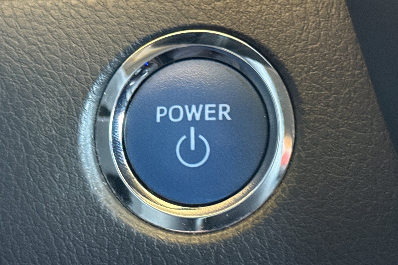 2023 Toyota Camry Hybrid SE