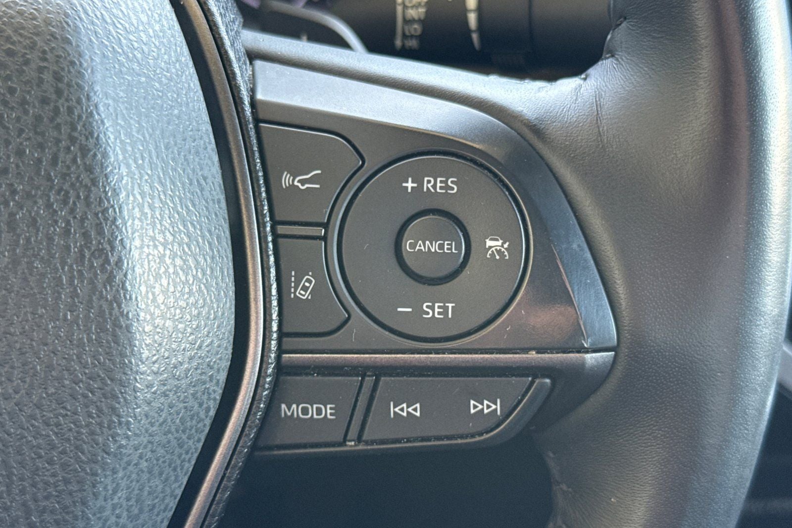 2023 Toyota Camry Hybrid SE