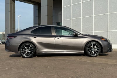 2023 Toyota Camry Hybrid SE